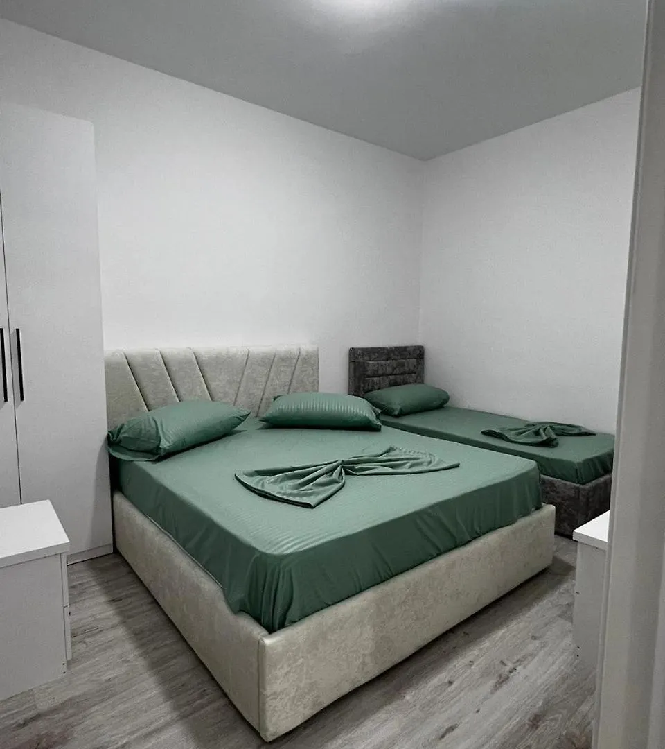 Orlando'S Apartments Lezhe