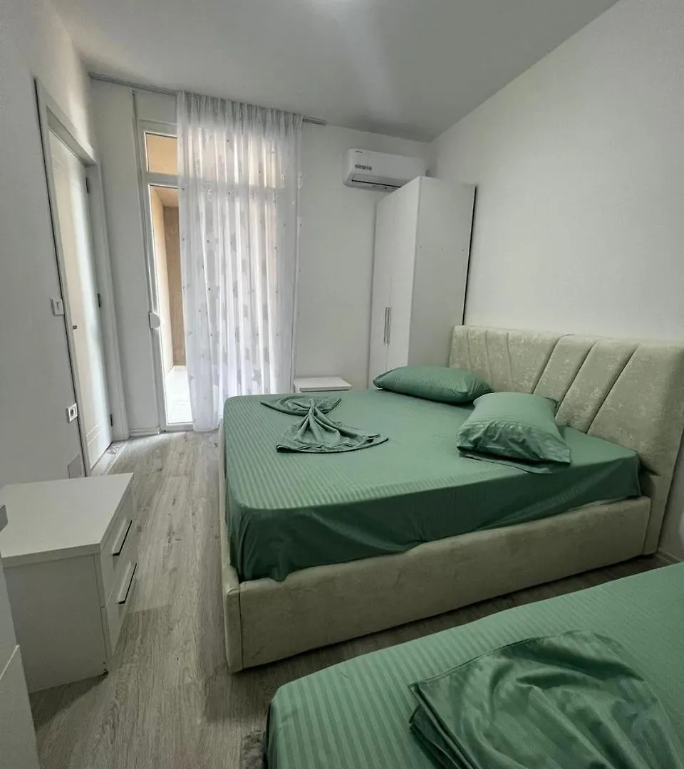 Orlando'S Apartments Lezhe