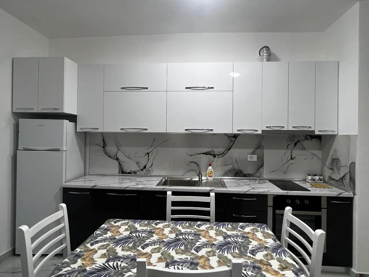 Orlando'S Apartments Lezhe Albania