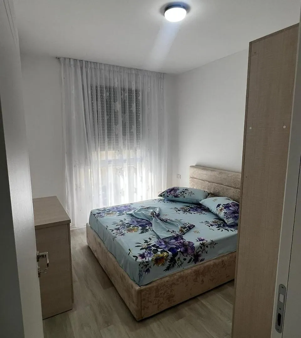 Orlando'S Apartments Lezhe